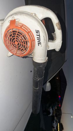 27.2cc gas-powered leaf blower STIHL SH 56 C-E