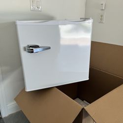 Freezer Compact New