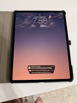 2025 13” iPad Air 256 MB, M3 chip - Like New