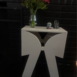 Ribbon Cut Accent Table