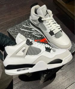 Jordan 4s military black