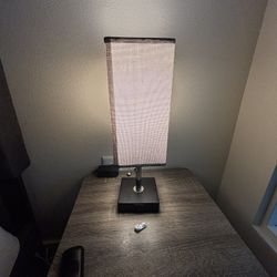2 Bedside Lamps 