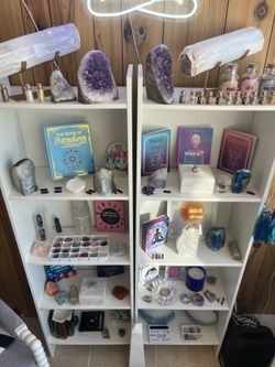 Astrology crystals tarot