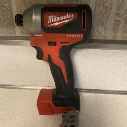 Taladro De Impacto Milwaukee 