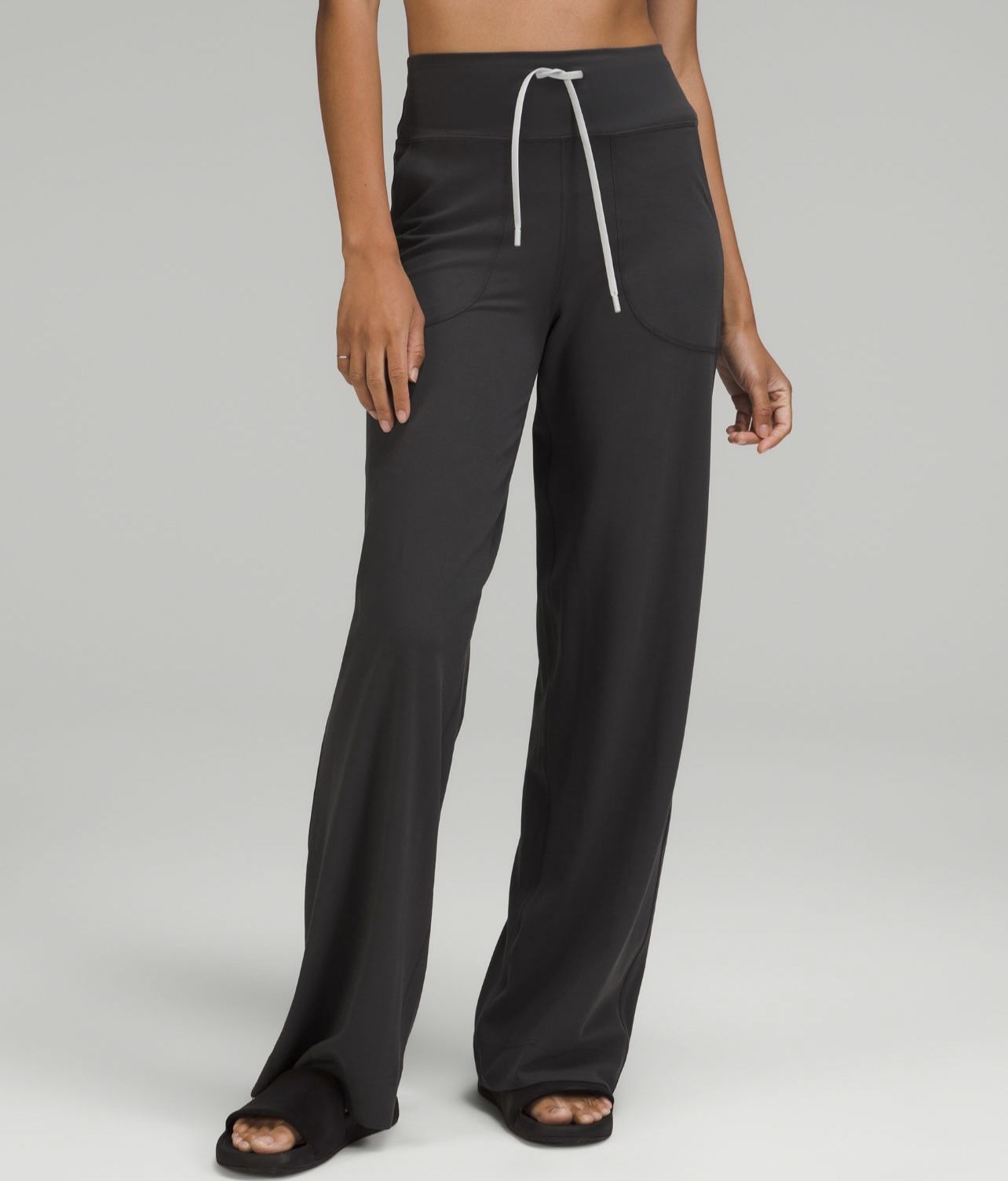Lululemon throwback still Size 2 pant NWT in graphic grey NWT in original package