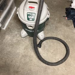 Shop Vac, Needs Filter.