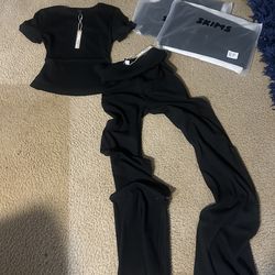 SKIMS Black Top Pants Set & 2 New Packaged Item size medium