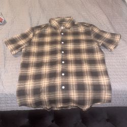 M Button up shirt new