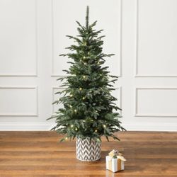 Luxenhome 4.5Ft Pre-Lit Green Slender Fir Potted Artificial Christmas Tree ，WHAP2126