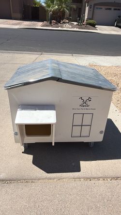Tepoal Large Plastic Insulated Cat House, Weatherproof (LxWxH: 21.5” x 17” x 19.5”)