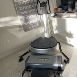 POWER PLATE EXERCISE MACHINE 