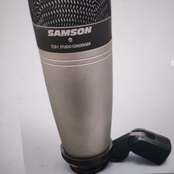Professional blogger samson, microphone #C01 in stand 
