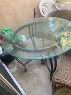 Round Glass Top Patio Dining Table
