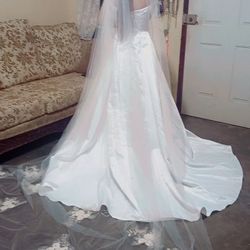 Vestido De Novia Con Velo Largo Incluido Talla S