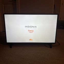 Insignia 39in LCD Tv 