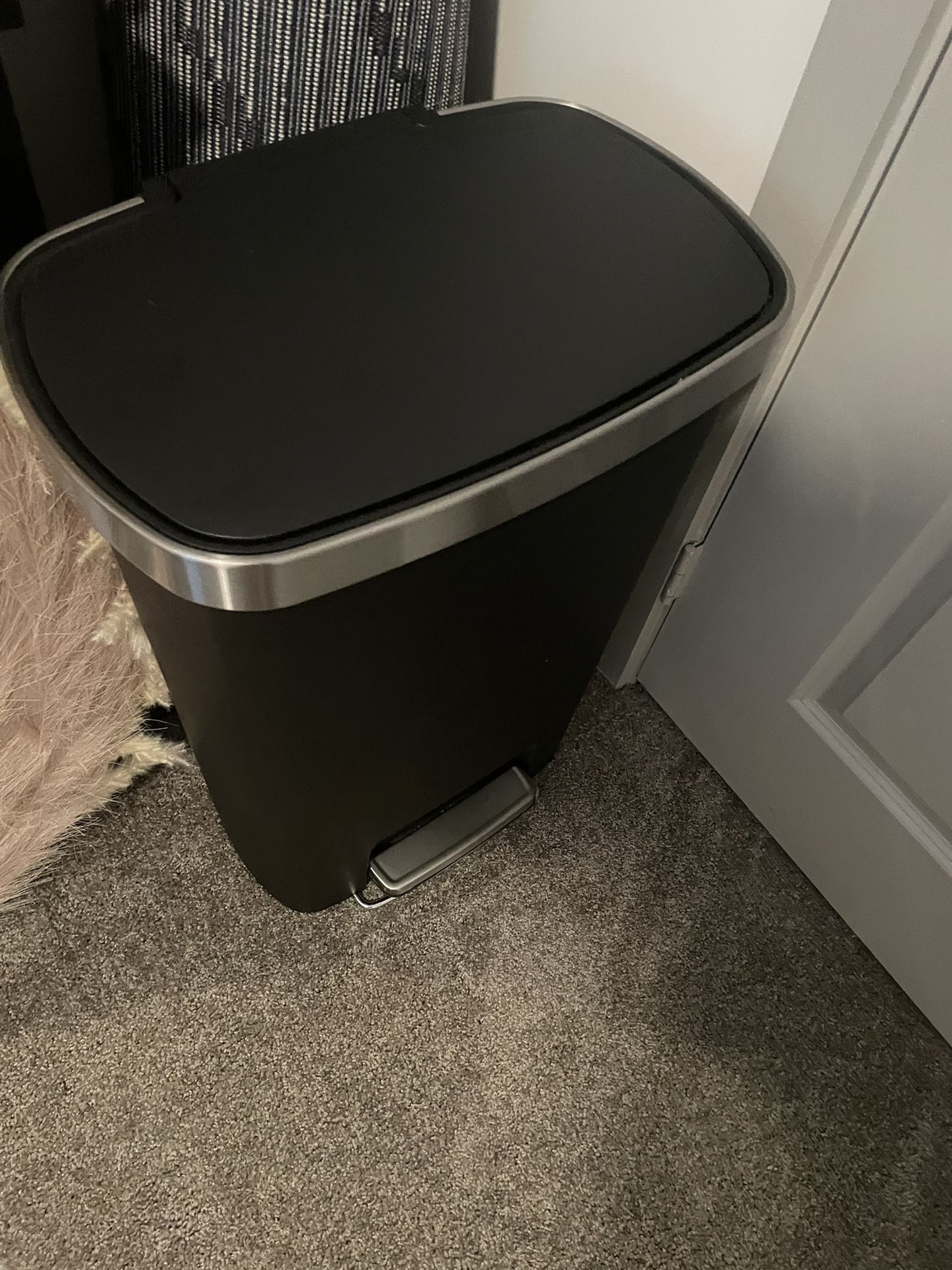 Trash Can W/ foot Pedal