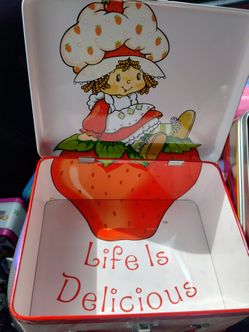 Vintage strawberry shortcake lunchbox