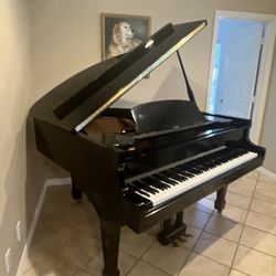 Baby Grand, Piano