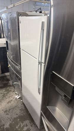 GE top freezer refrigerator