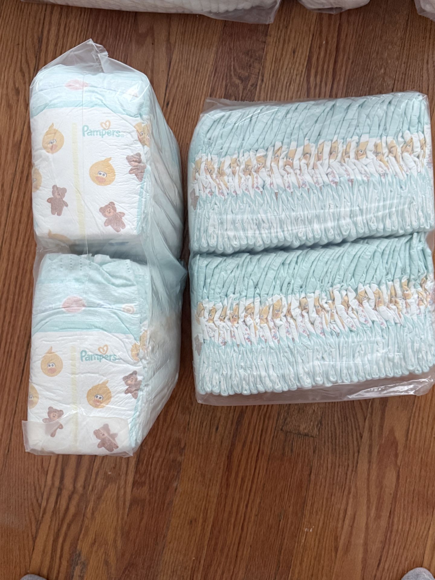 Pampers Diapers (136 Total)