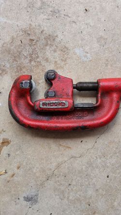 RIDGID Heavy Duty Pipe Cutter 1/8 to 2