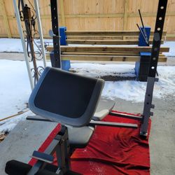 GOLD'S GYM XR 18.9 OLYMPIC BENCH 
SQUAT RACK. INCLINE. PREACHER PAD  ADJUSTABLE SEAT EXCELLENT CONDITION 11525 S HALSTED DUNKIN/ 7111.S WESTERN WALGRE