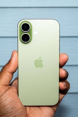 iPhone 17