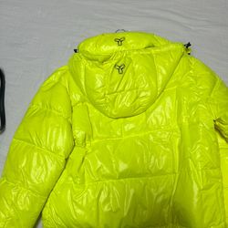 Aritzia TNA Super puff