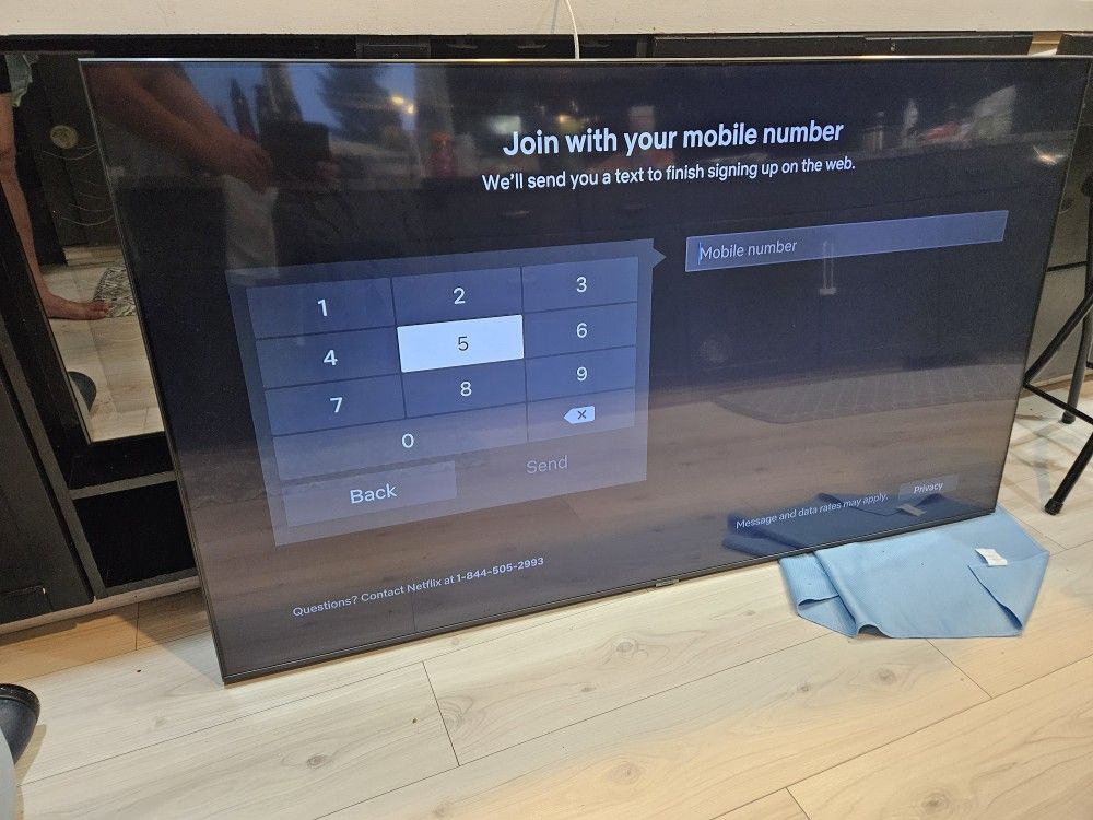 Samsung 65inch Smart T.V Comes With Remote