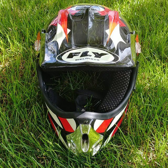 Motorcycle Helmet, FLY, Kids, Youth Size YS, DOT Approved, Excellent Condition.