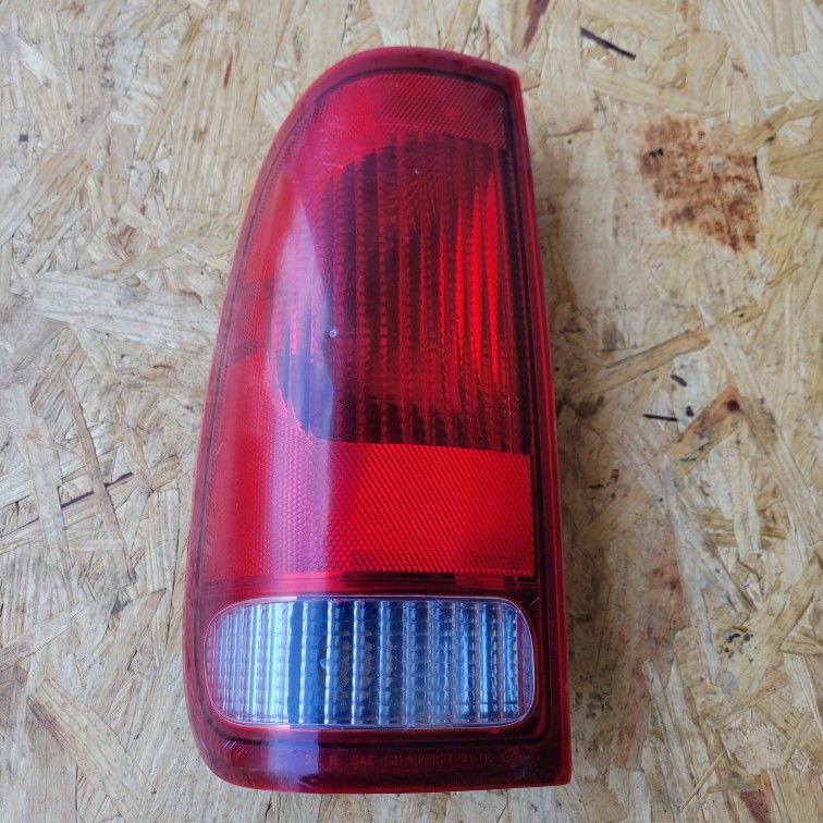 2002 Ford F150 drivers side taillight 