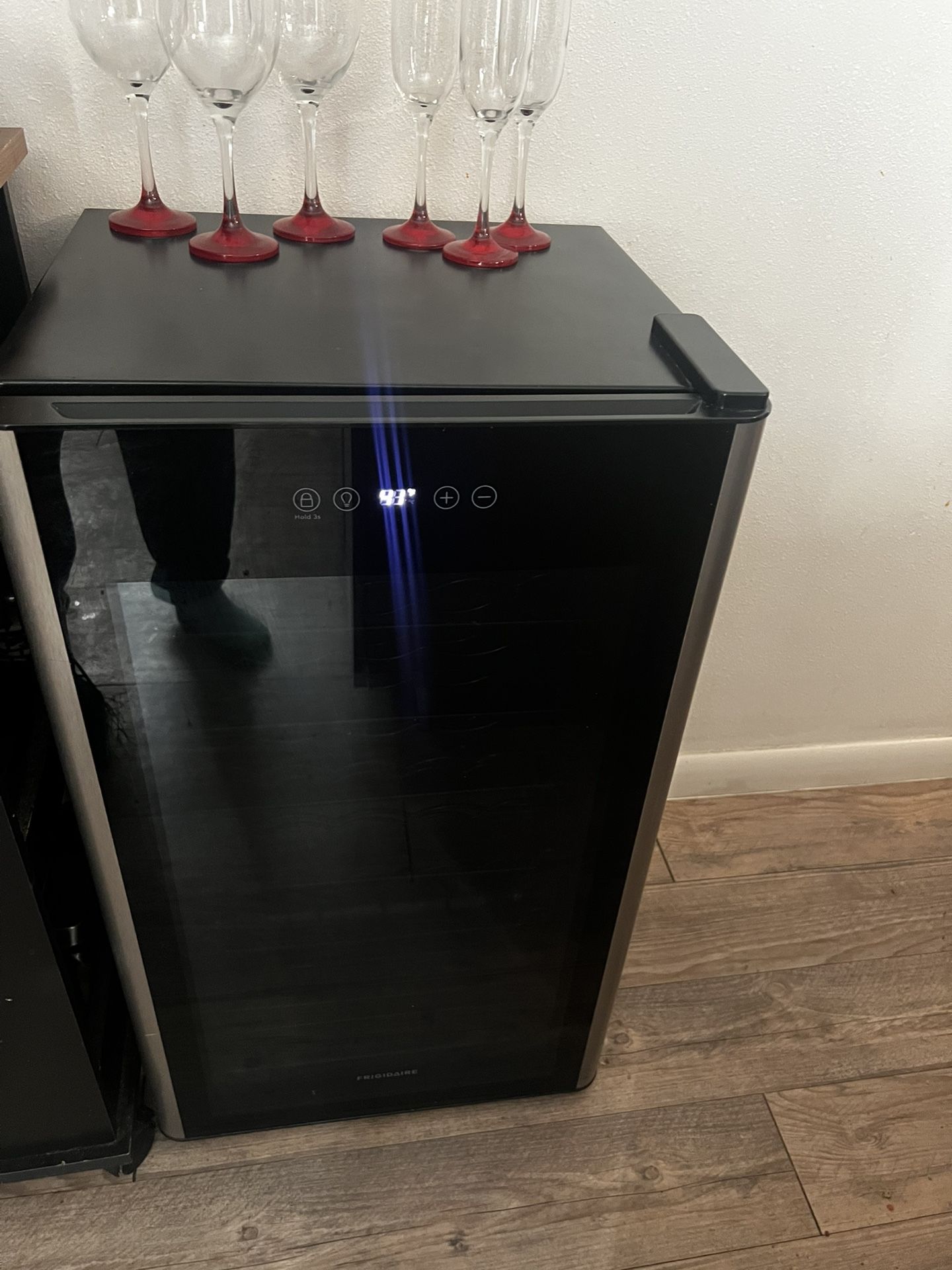 Frigidaire 19.3-in W 34 -Bottles Black Freestanding Indoor Wine Cooler