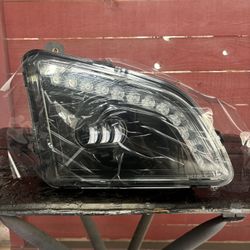 Volvo VNL Fog Light