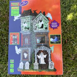 Spooky Town Lemax Signature Brand New
