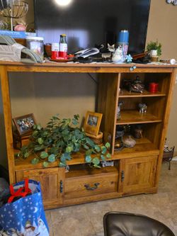 Entertainment center