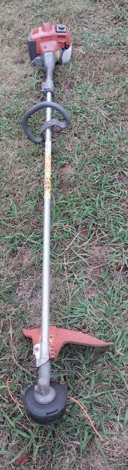 Husqvarna 323L Straight Shaft 2 Cycle Commercial Weedeater Located In Southmont North Carolina