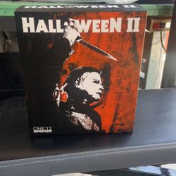 Halloween 2 Mezco Figure