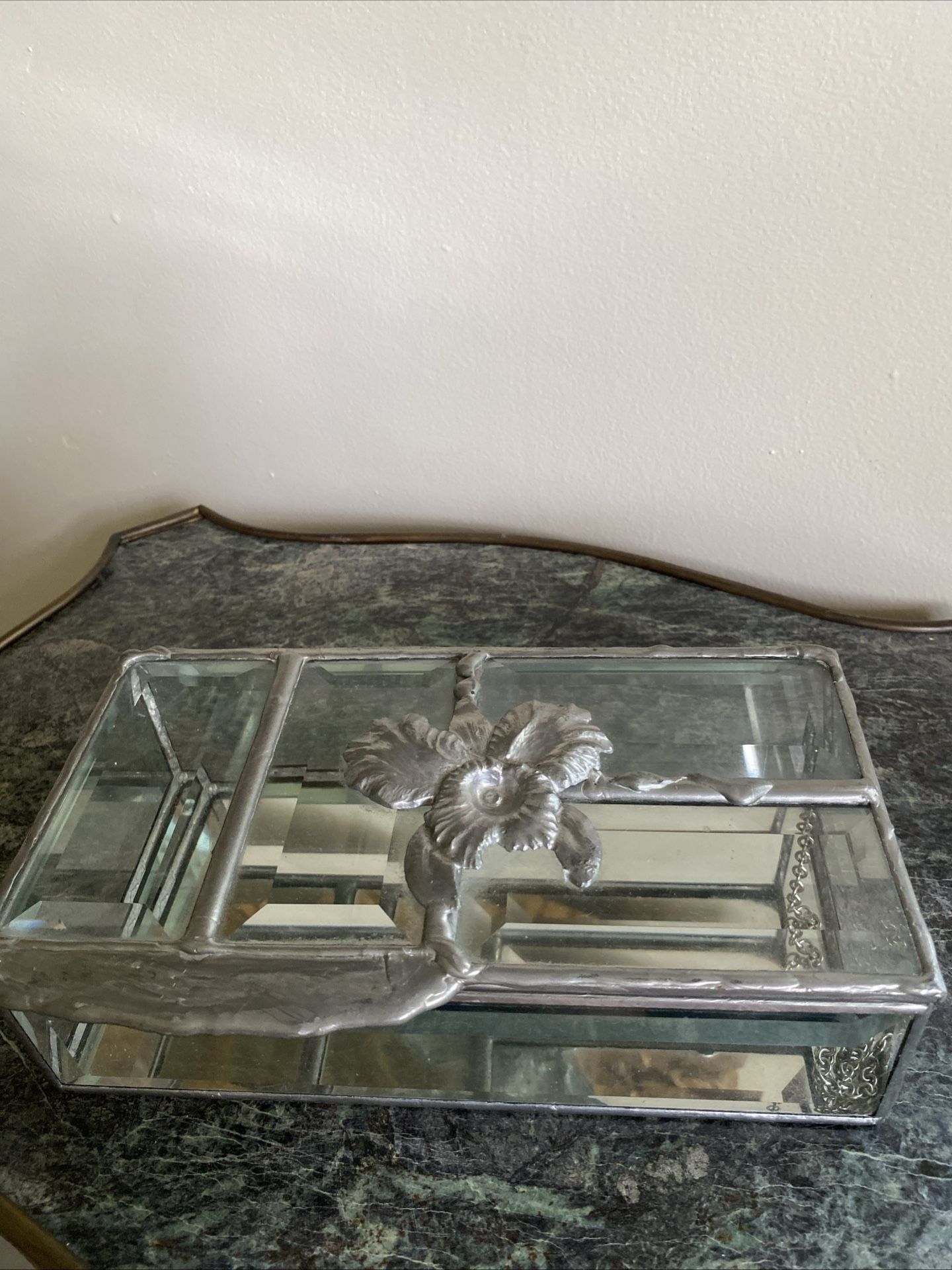 Vintage Leaded Stained Glass Dresser/Trinket/ Jewelry Box Floral