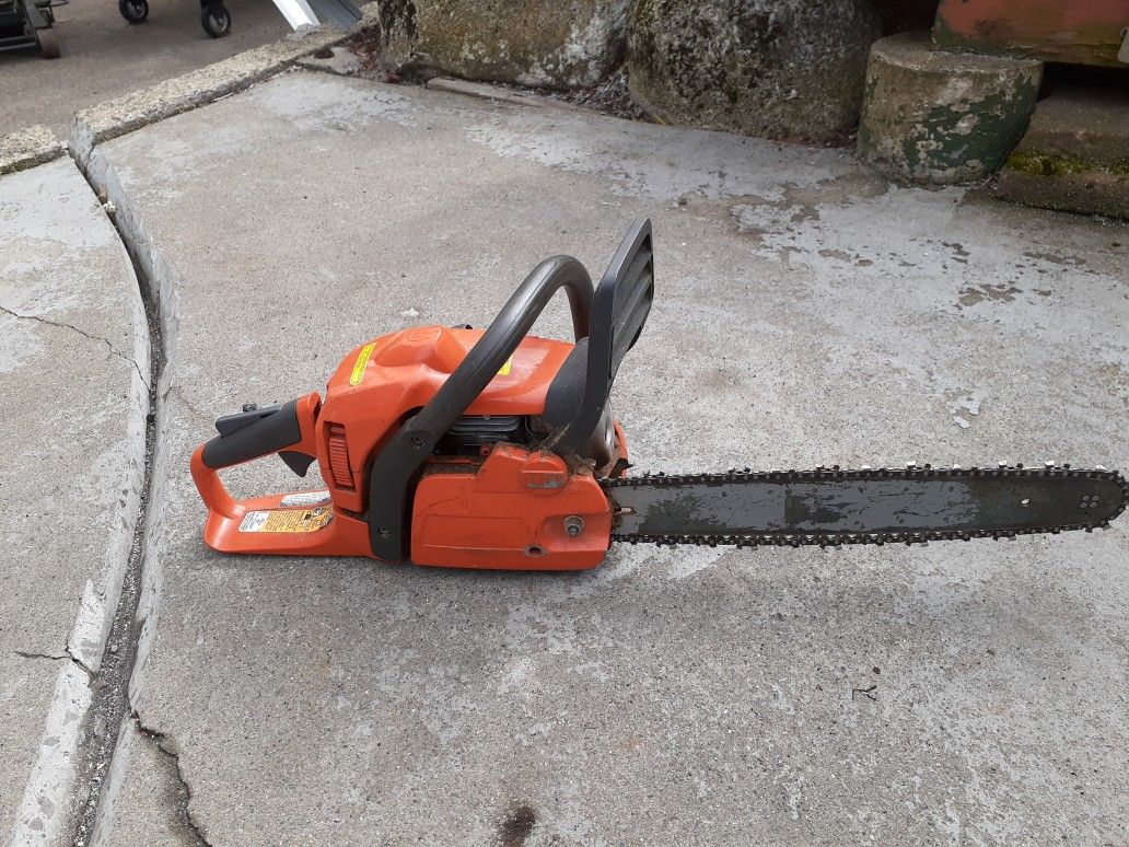 Husqvarna chainsaw 435 lake new