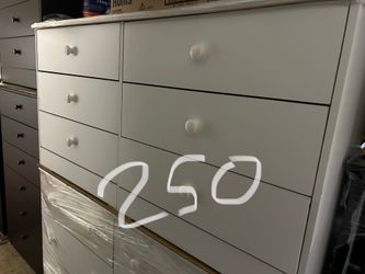 White Dresser Or Closet With Drawer