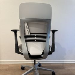  🔥New Steelcase Gesture Fully Loaded Model office chair ( Elmosoft Leather)