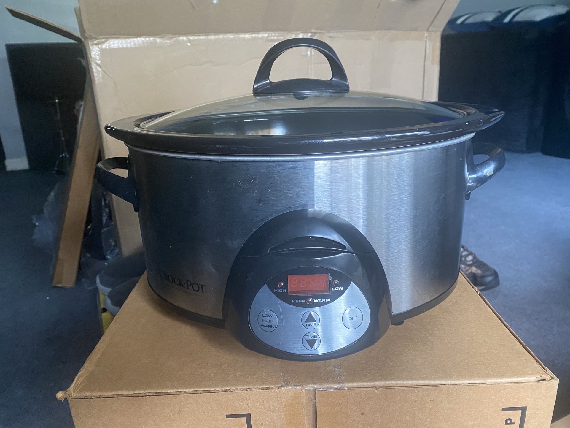 CROCKPOT BRAND CROCK POT