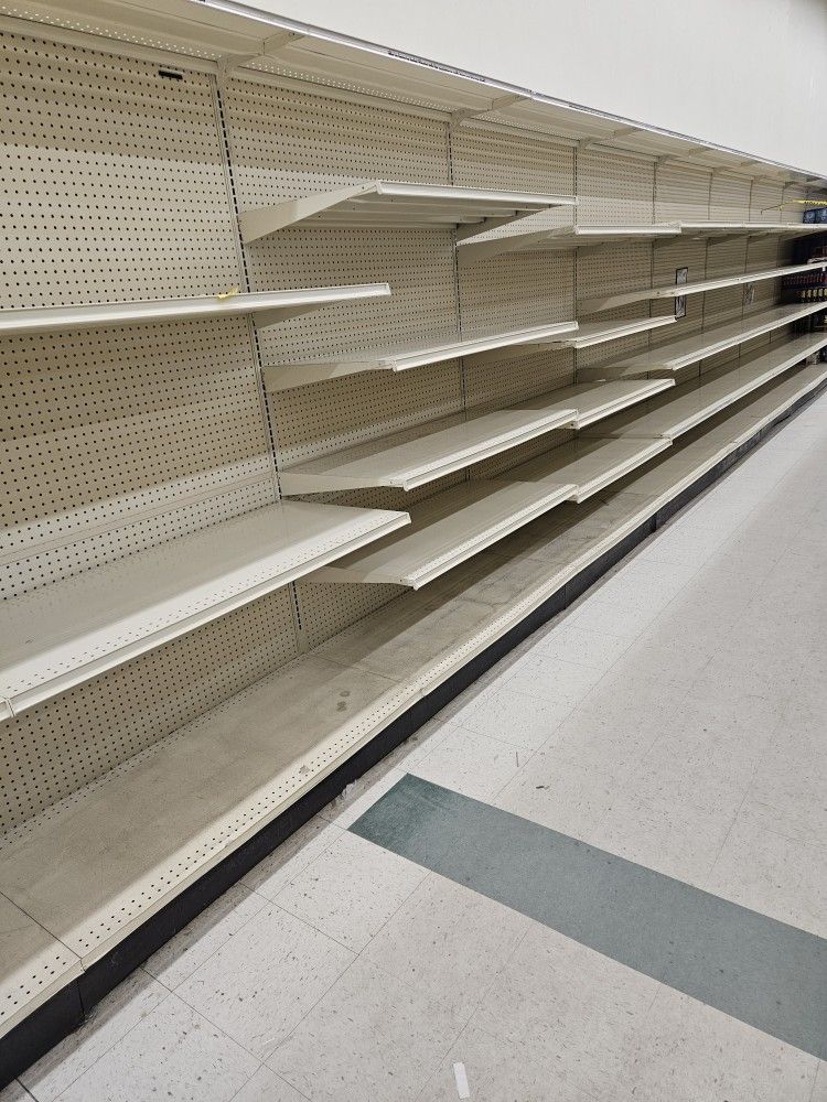Gondolas and End Caps with Shelves