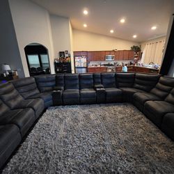 11 SEAT LARGE SECTIONAL WITH RUG