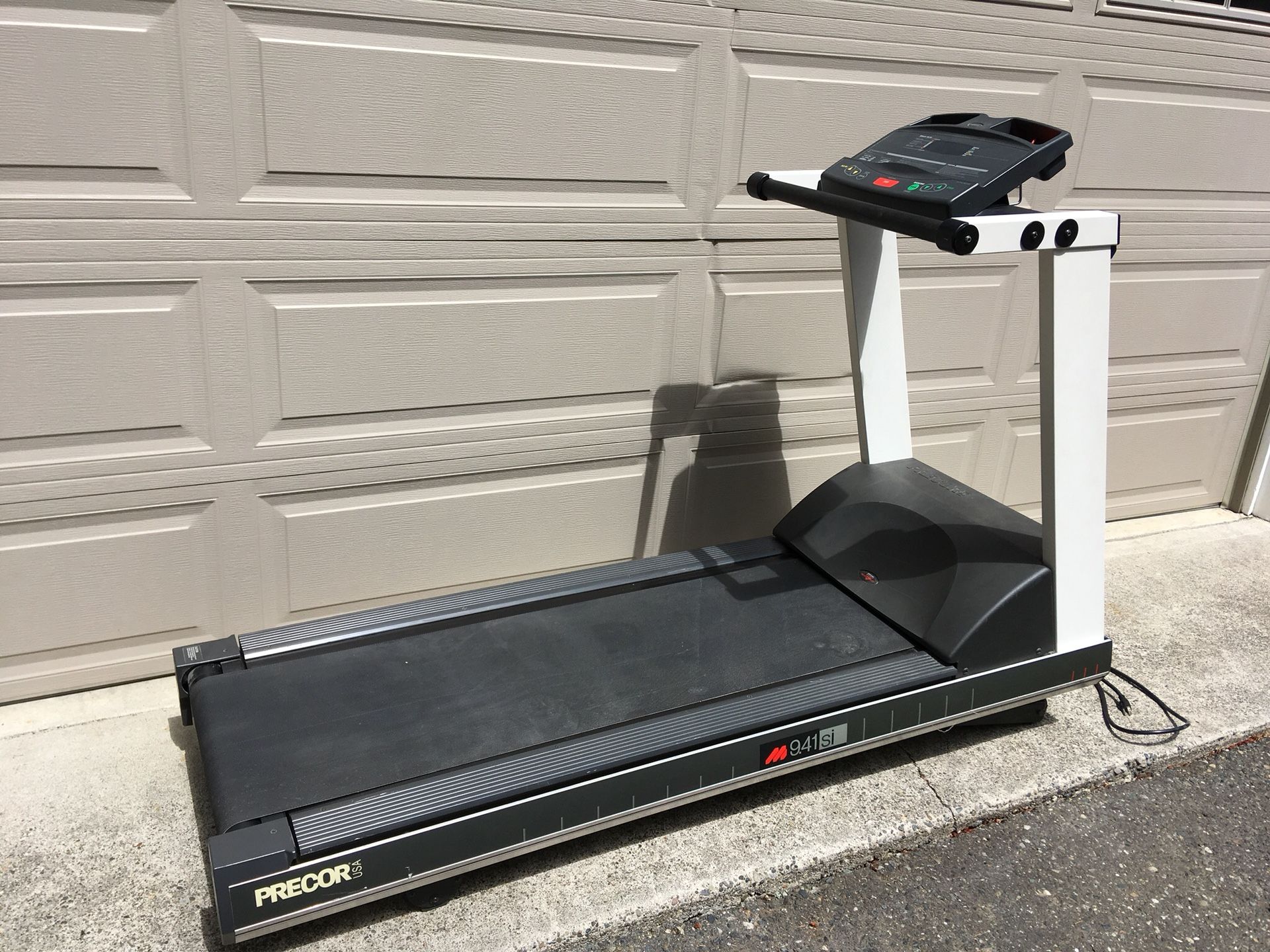 Precor 9.41 si treadmill hotsell