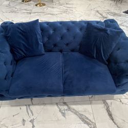 Sets Of 2 Sofas 2 Love Seats 2 White Chairs And 1 Blue Chair