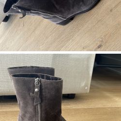 Woman’s Stuart Weitzman Boots 6