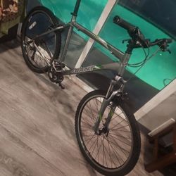 Giant Rincon Mountain Bike 26" Tires