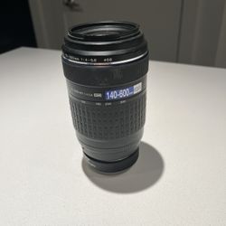 Olympus 70–300mm Zoom Lens – 140–600mm Equivalent (Wildlife/Sports)