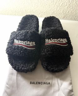 Men’s Black Slides Size 10